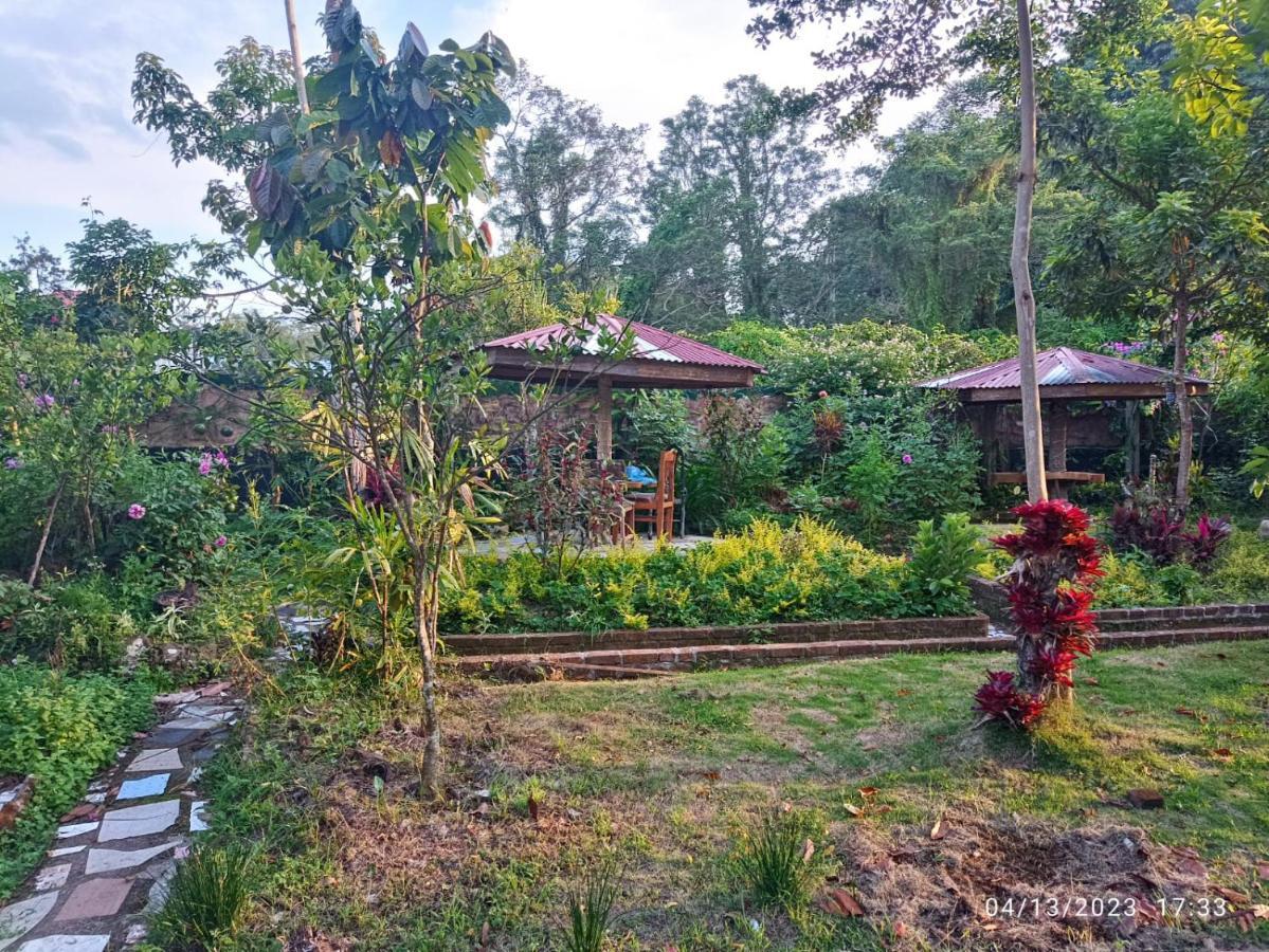 Gabelo Guest House Bukittinggi Buitenkant foto