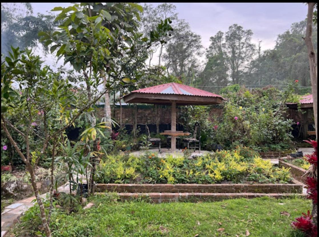 Gabelo Guest House Bukittinggi Buitenkant foto